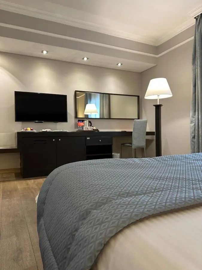Отель Ramada By Wyndham Downtown Бейрут