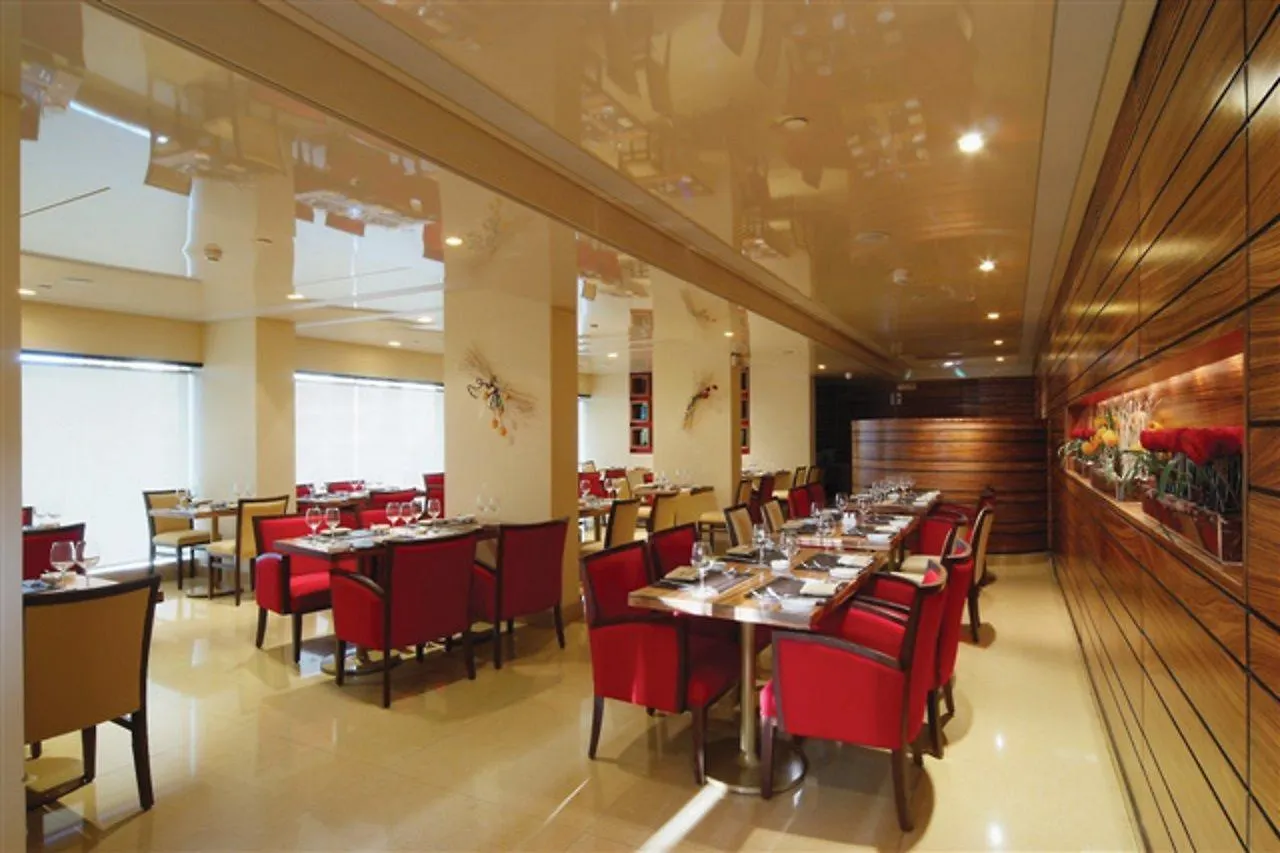 Ramada By Wyndham Downtown Beirut Hotel 4*,